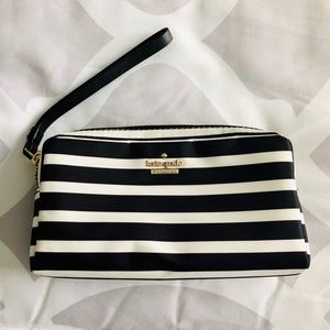 📫 SOLD! Kate Spade ♠️ Cosmetic Case